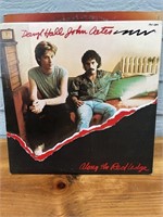 Daryl Hall & John Oates- Along The Red Ledge