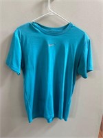 Nike T shirt size L
