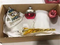 4 vintage Christmas ornaments