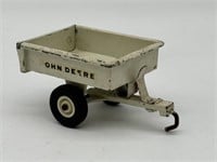 1/16 John Deere White Patio Cart.