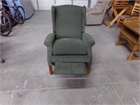 Wing back recliner