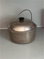 Vintage Majestic Cookware Dutch Oven