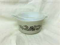 Pyrex HOMESTEAD STENCIL Casserole Dish w Lid