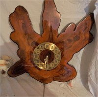 wood clock w/ pendulum