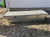 Full size truck checkerplate toolbox no keys