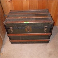 VINTAGE TRUNK W/ KEY 30 x 18 x 22 (NICE WOOD TRIM)