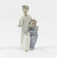 LLADRO, Spain Children w Candle Figurine