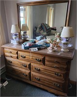 Dresser "American" w/Mirror