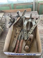 2 HAND PLANERS, GEAR PULLER