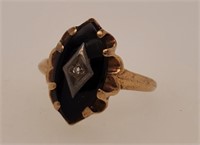 2.8 G 10 K Gold Ring w/