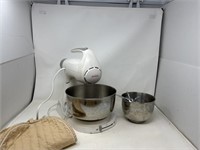 Sunbeam mixmaster with cloth cover