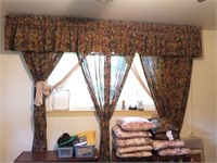 Lot of Curtains, Pillows, etc...