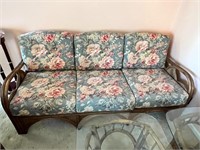 LR-Vintage Rattan Couch