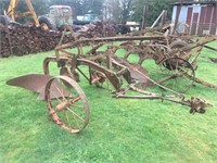 ANTIQUE SINGLE BOTTOM PULL TYPE PLOW