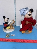 Mickey Mouse drawing board statuette and pin