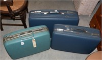 (2) Blue American Tourister Suitcases & (1) Teal