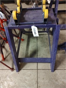 Tube and pipe roller stand