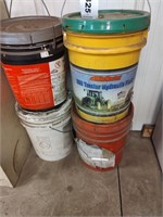 5 gallon bucket of 303 tractor hydraulic fluid