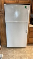 Maytag 21 cubic Ft Refrigerator Freezer