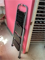 Rubbermaid Step Ladder