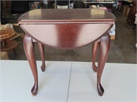 31" 1960's Tapered Leg Drop Leaf End Table