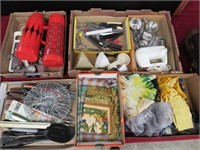 GROUP LOT OF HOUSEHOLD ITEMS: