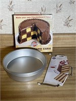 cake pans/baking supplies