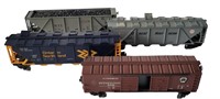 FOUR LIONEL TRAIN CARS