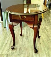 Oval Queen Ann Cherry Wood Side Table 1 Drawer