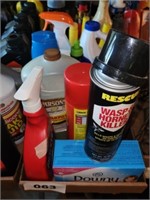 LOT HOUSEHOLD CLEANING ITEMS