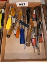 VARIOUS SIZE SCREWDRIVERS