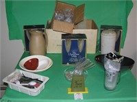 Large box of plasticware includes some Tupperware