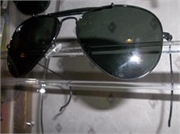 Black Aviator Rayban Sunglasses w/ Wrap Temples