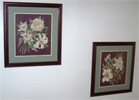 PAIR OF UNSIGNED MID-CENTURY FLORAL PRINTS.