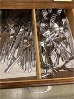 Draw a flatware bring boxes