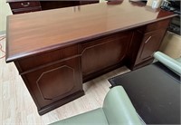 KIMBALL 36" X 72" EXEC. DESK/ CRED.