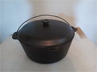 Cast iron Dutch oven with lid and handle 13.5"