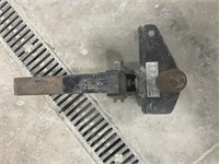 Adjustable hitch