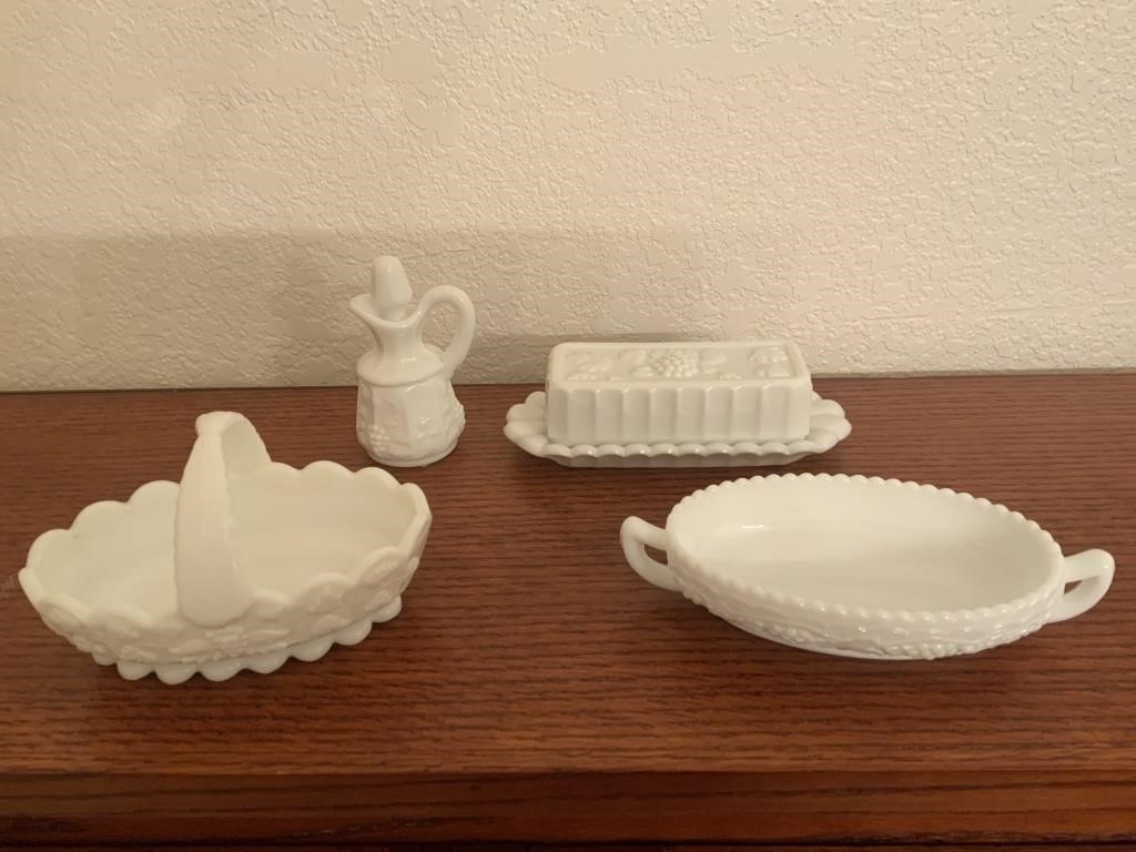 4 VTG Westmoreland Milk Glass Pieces