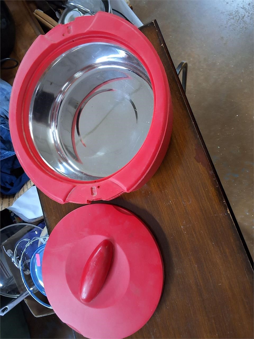 Insulated bowl with lid