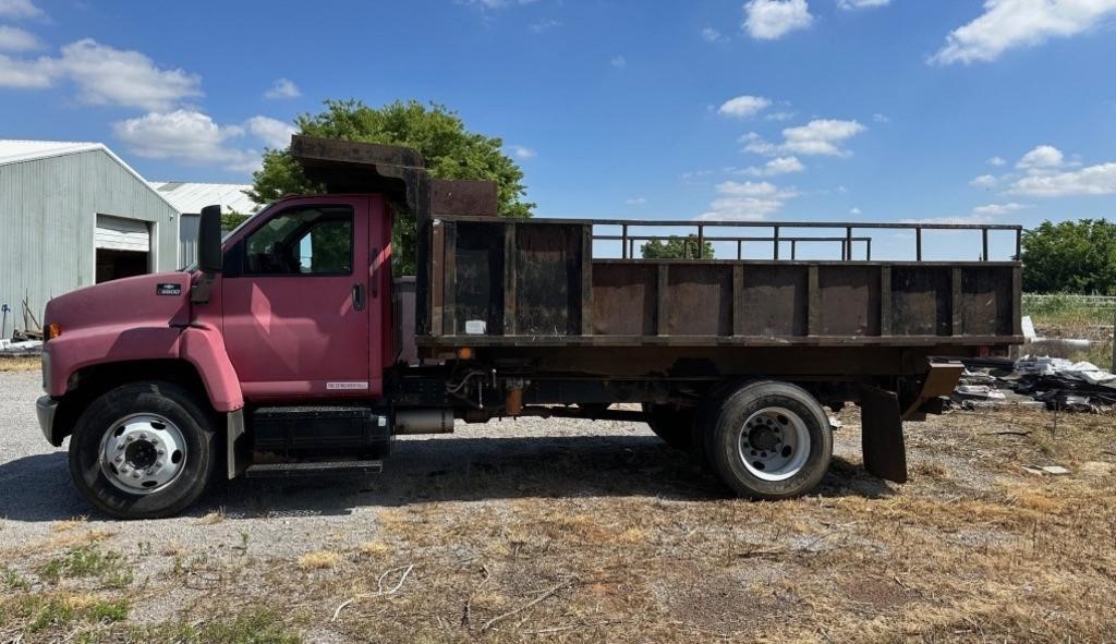 2006 Chevrolet 6500 Scissor Lift Dump Truck