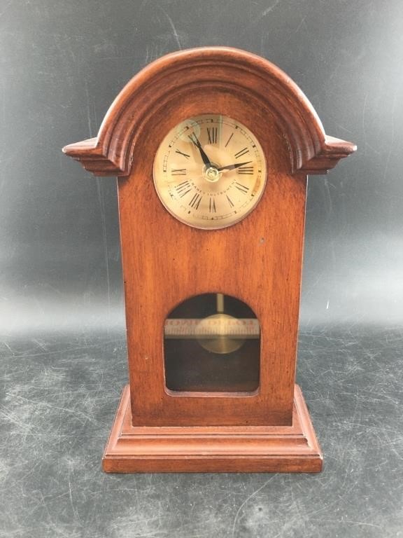 Chaney Instruments battery clock with pendulum, 11