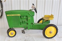 JD 20 (D-65) pedal tractor