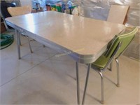 chrome rim 50s table & 2 chairs don't  match