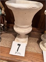 Vase/Urn(Den)