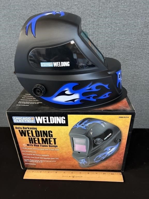 NEW Chicago Electric Welding Helmet