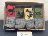 (4) pair new socks