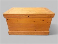 EARLY 20th CENTURY PINE CHEST