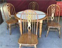 Beautiful Oak/Tile Top Table With Four Chairs