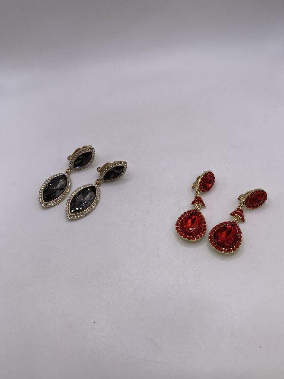 PAIR OF RHINESTONE CLIP ON EARRINGS